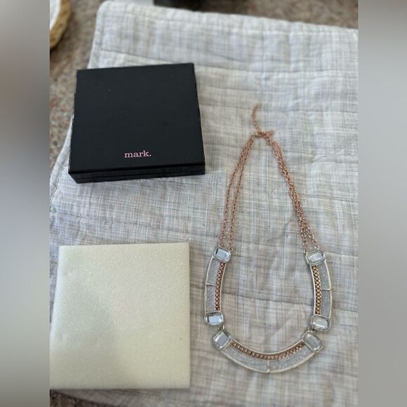 Avon Mark. Pretty As Diamonds Statement Necklace NEW In Box - Picture 3 of 4